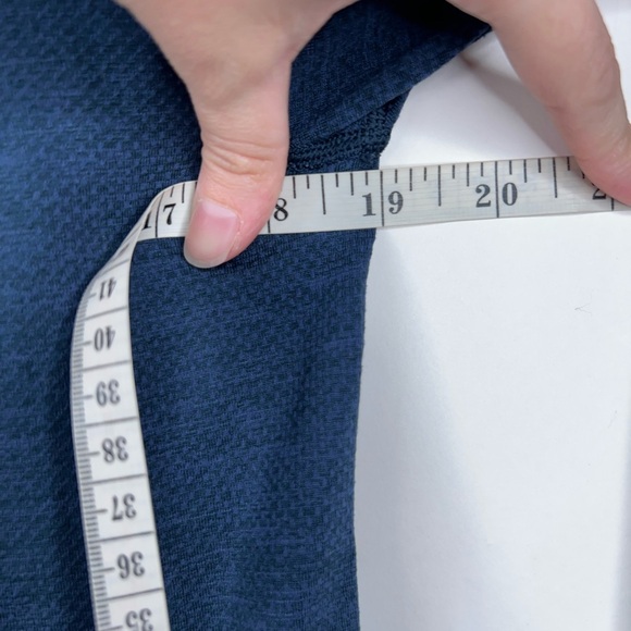 Lululemon Half Zip Navy Blue Long Sleeve Top Metal Vent Tech Pullover Medium - Picture 8 of 10